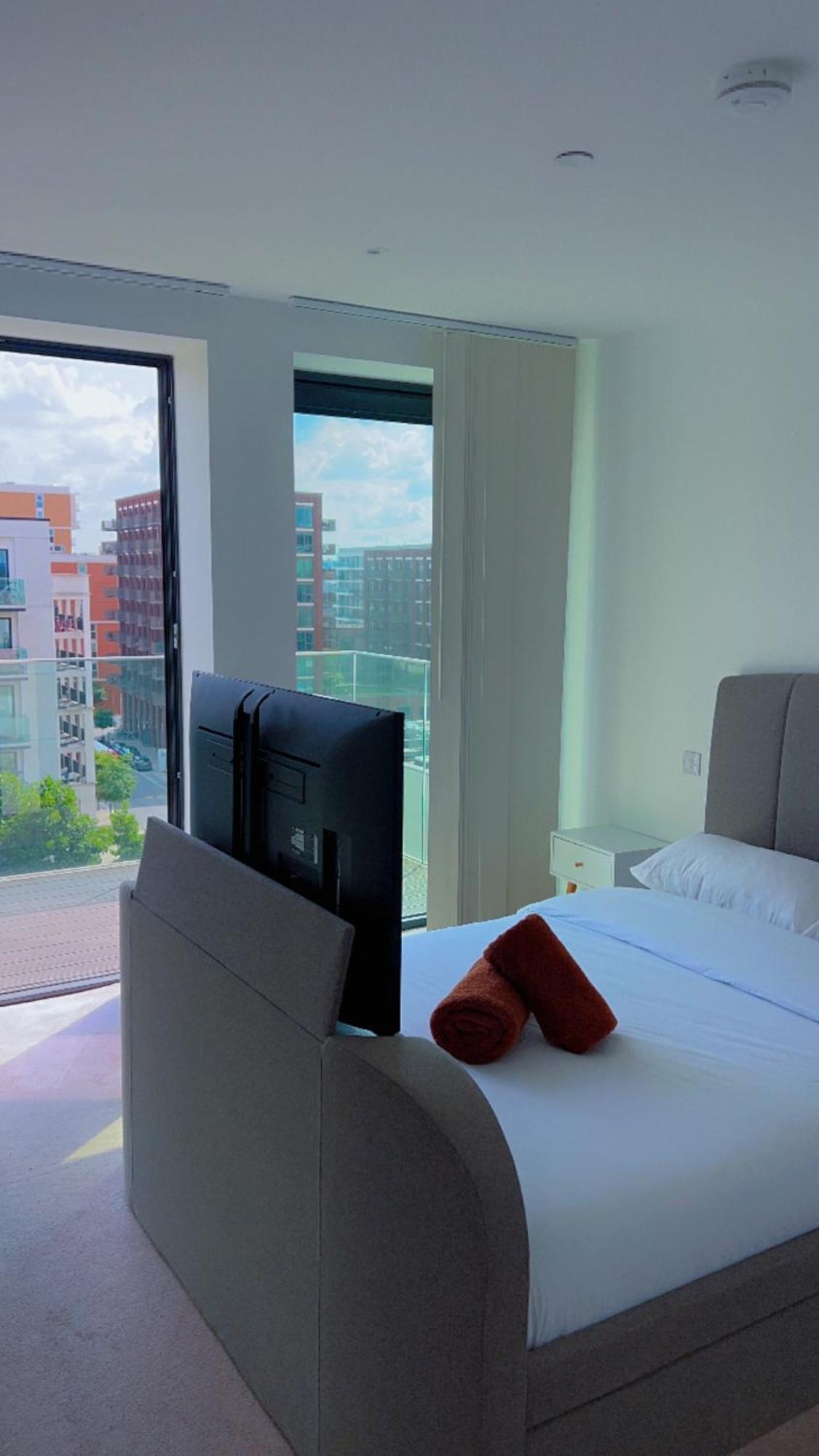 Ds Rentals - Entire 1 Bedroom Apartment Londen Buitenkant foto